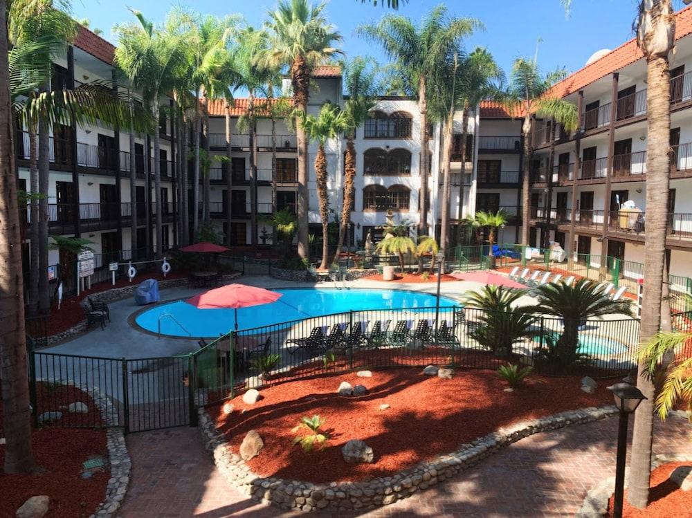 Buena Park Grand Hotel & Suites Esterno foto
